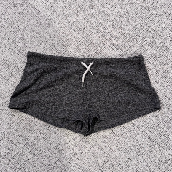 Beyond Yoga gray shorts - Picture 1 of 4